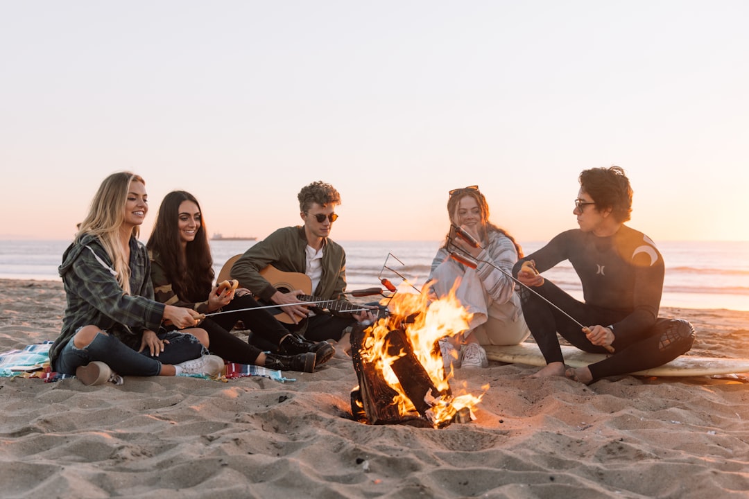 Lanternas e Iluminação: Opções para Iluminar suas Noites de Camping