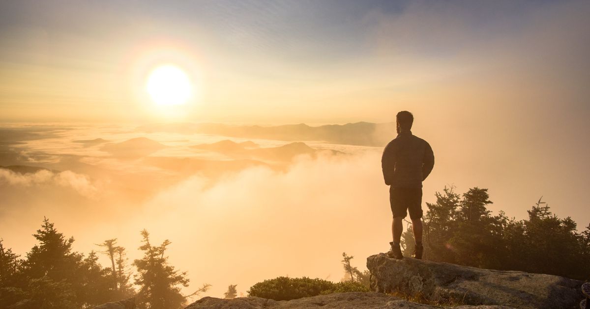 Trilhas e Acampamentos Com um dos Nascer do Sol Mais Bonitos no Brasil