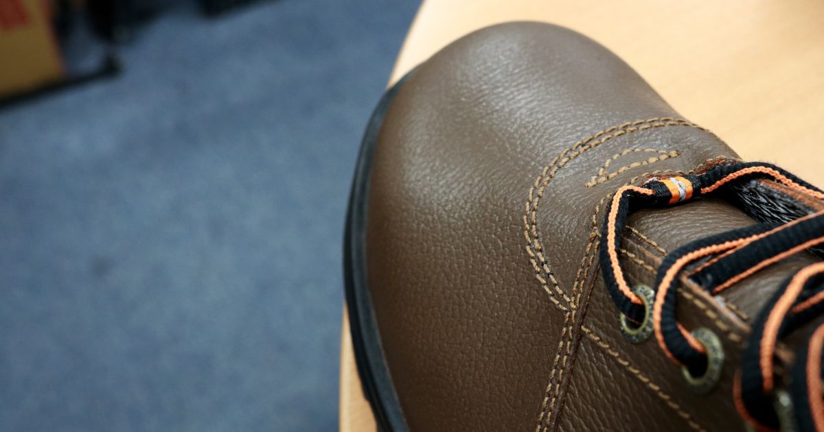 Calçado de Segurança com CA: Desbrave Novos Caminhos com a Proteção Certa